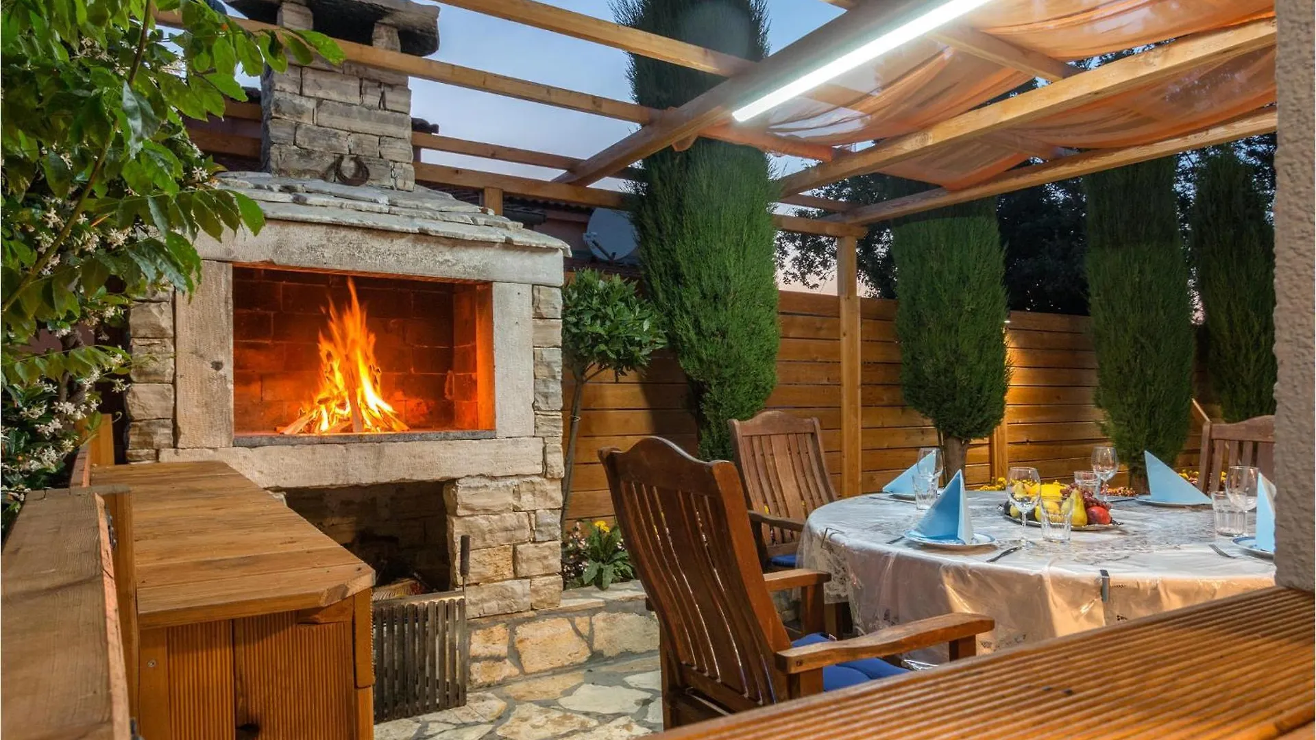 Awesome Home In Marcana With Kitchen 0*, Loborika