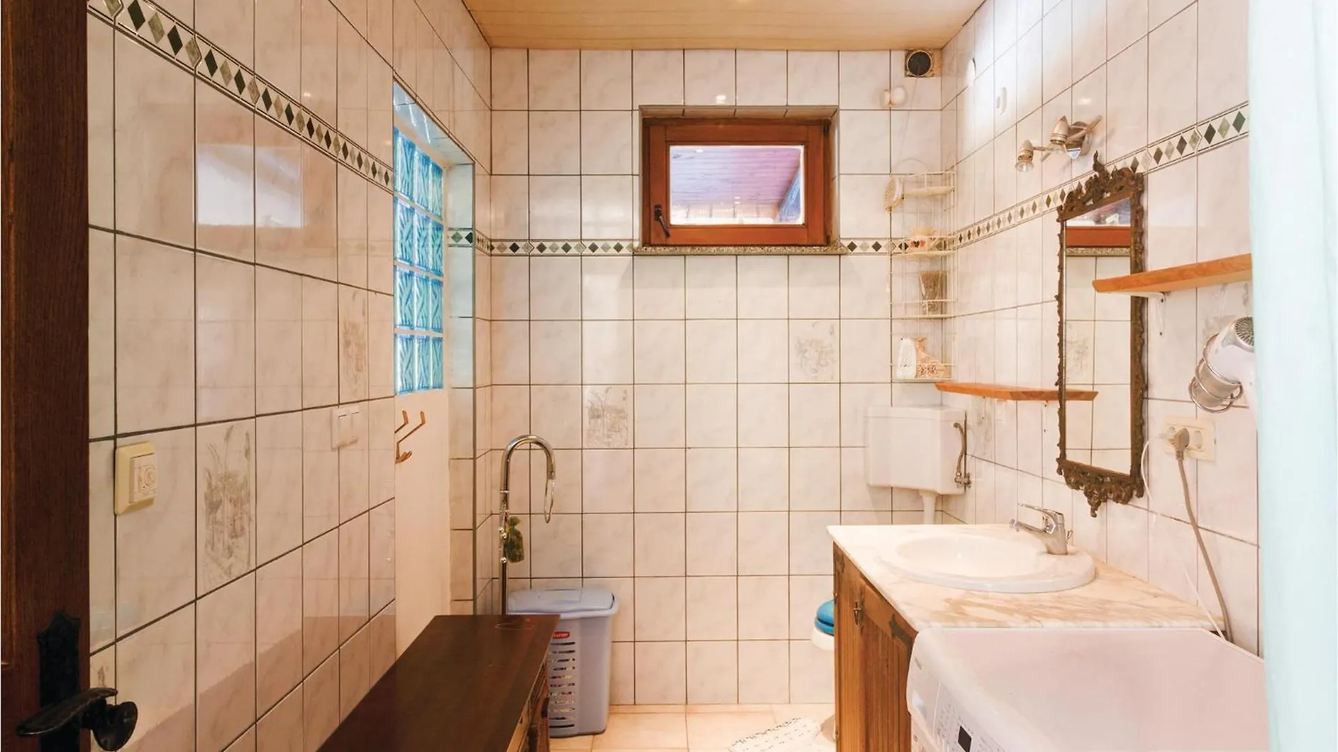 Awesome Home In Marcana With Kitchen Holiday home Loborika
